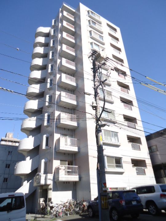 クレステージ南6条801の外観