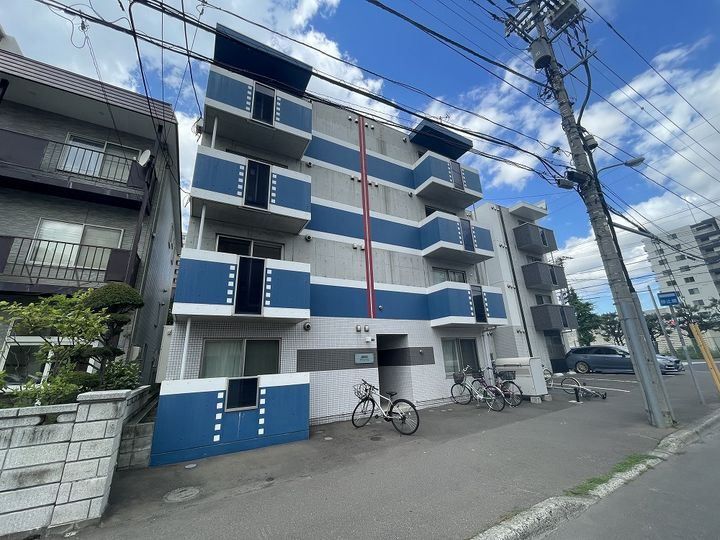 アジュールの外観