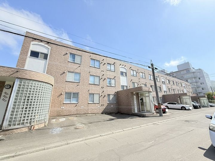 クレール旭ケ丘の外観