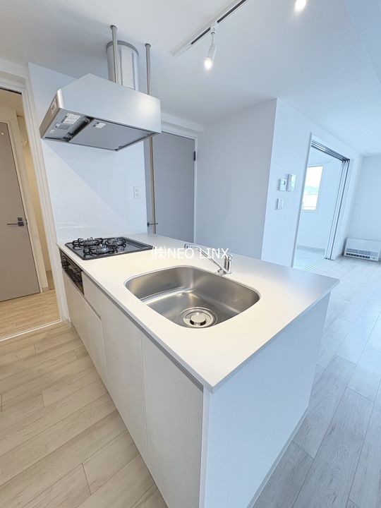 レブニーズ ザ・レジデンス 宮の森のキッチン