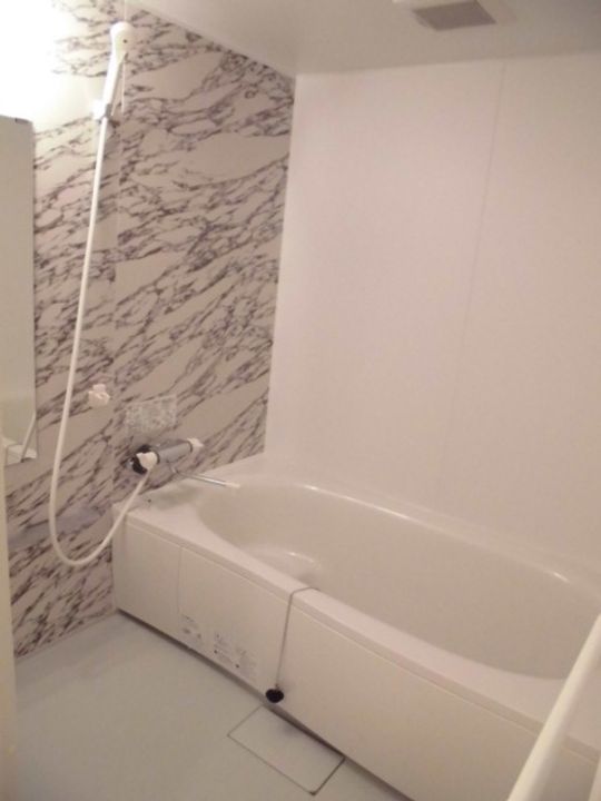 セザール川沿の風呂