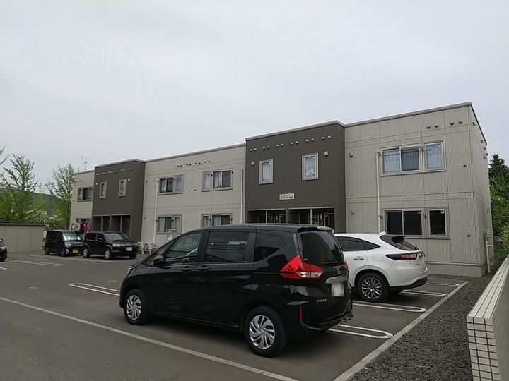 セザール川沿の外観