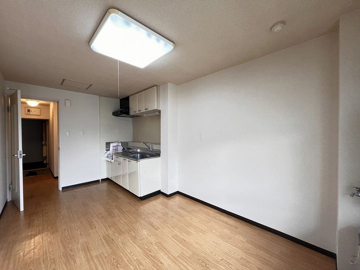 くぼたビルの居間