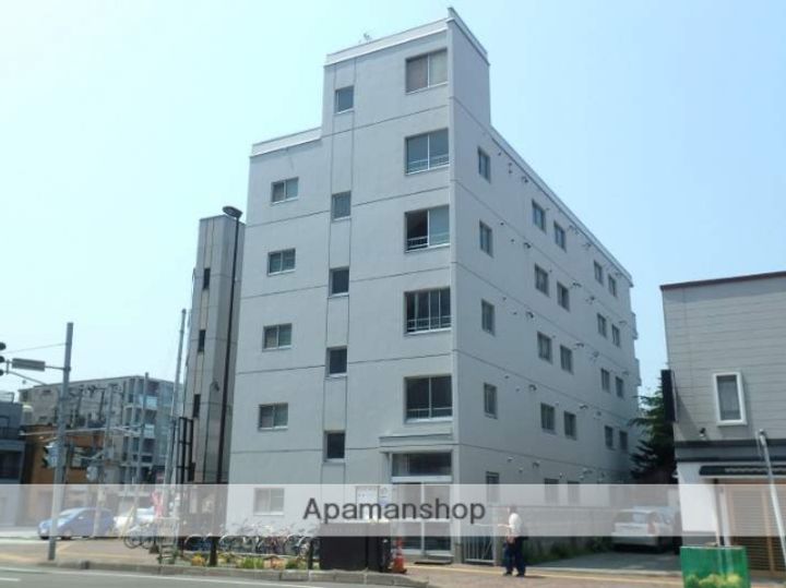 マンション常盤の外観