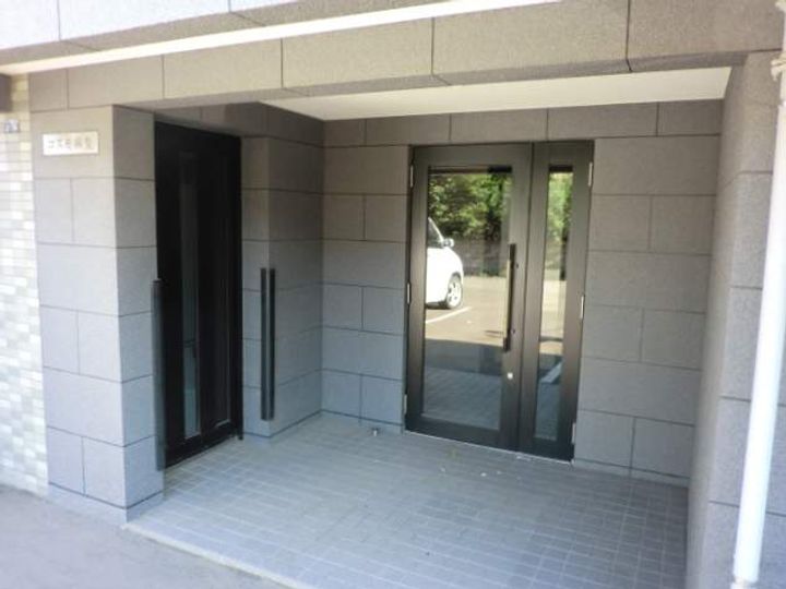 コスモ麻生の外観