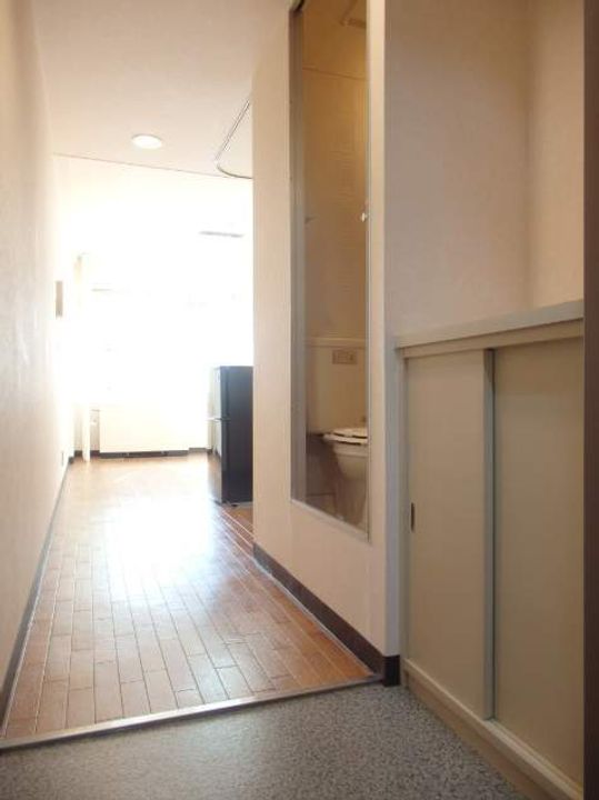 創成グランドハイツ905の玄関