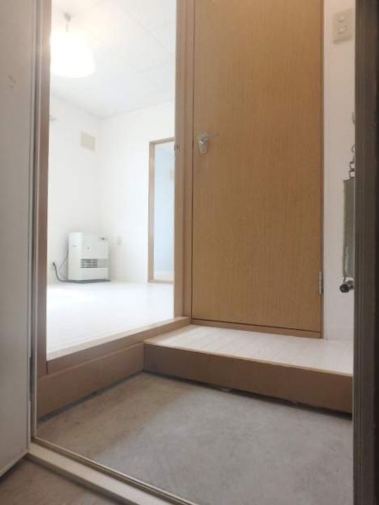 ファースト・J・17105の玄関