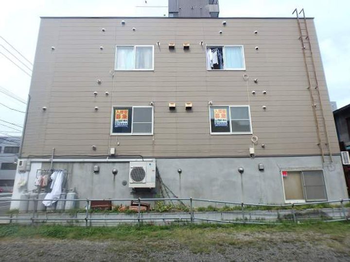 ファースト・J・17105の外観