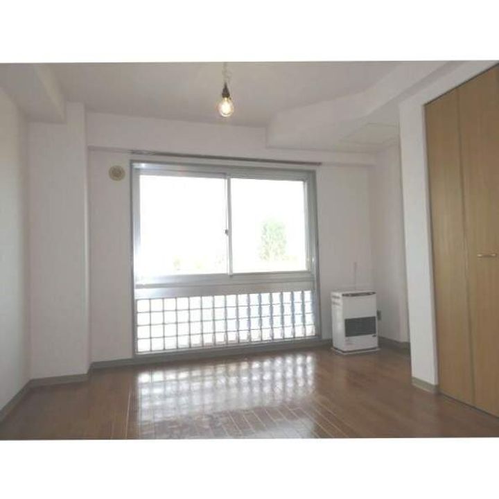 モンターニュプログレ402の居間