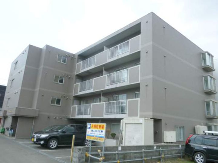 ロームラス桑園の外観