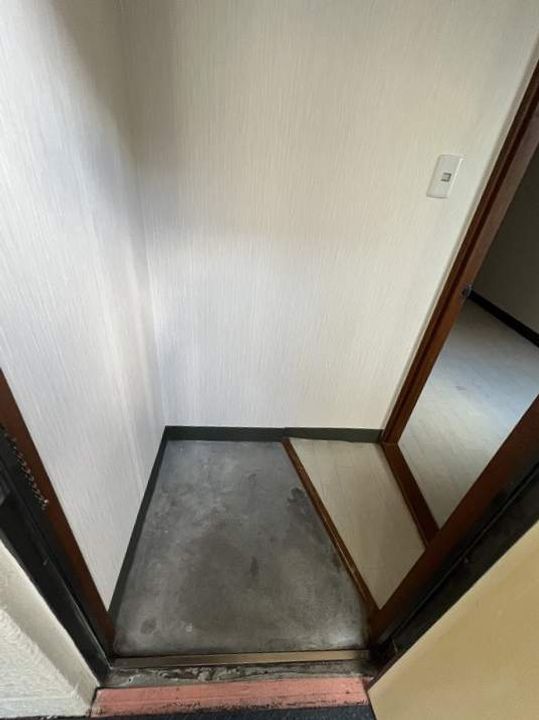 北24条駅ハウス203の玄関