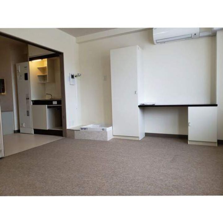 セイム・サッポロ310の居間