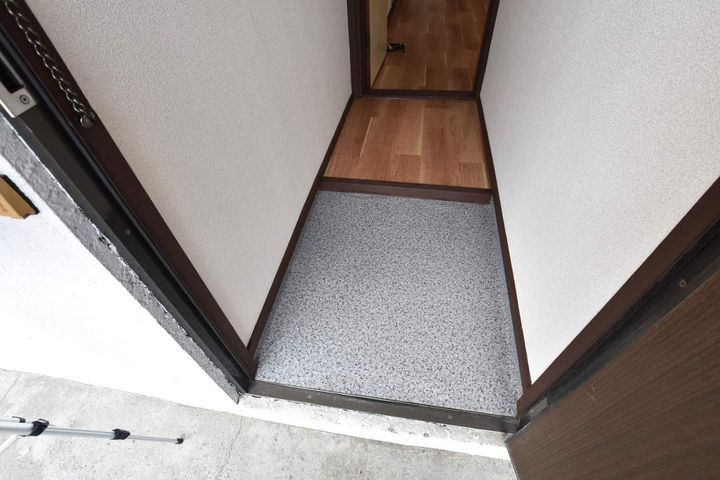 メゾンエル0202の玄関