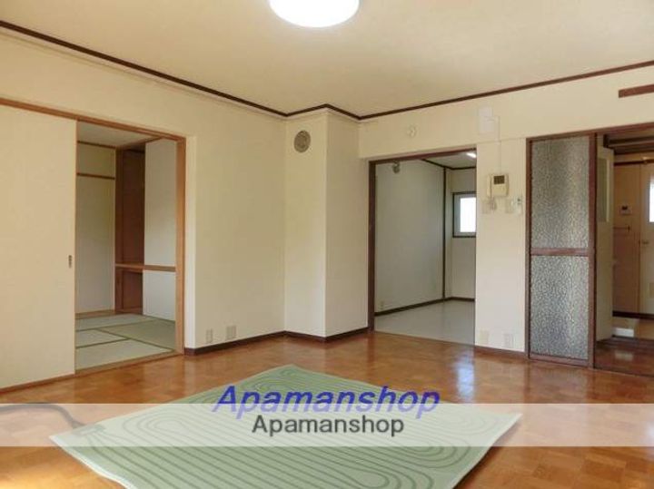 テレパレス小樽奥沢137の居間