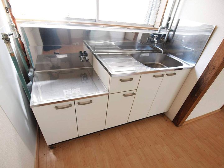 梅花荘1F奥のキッチン