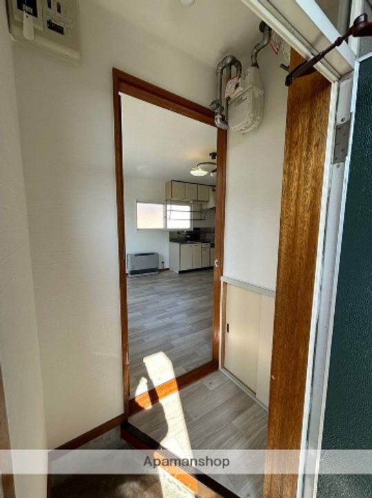 マージュ春日台201の玄関