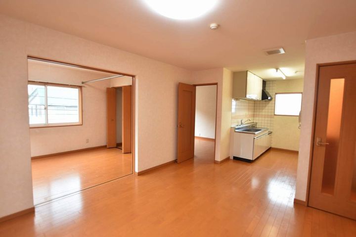 椿通アビタシオンの居間