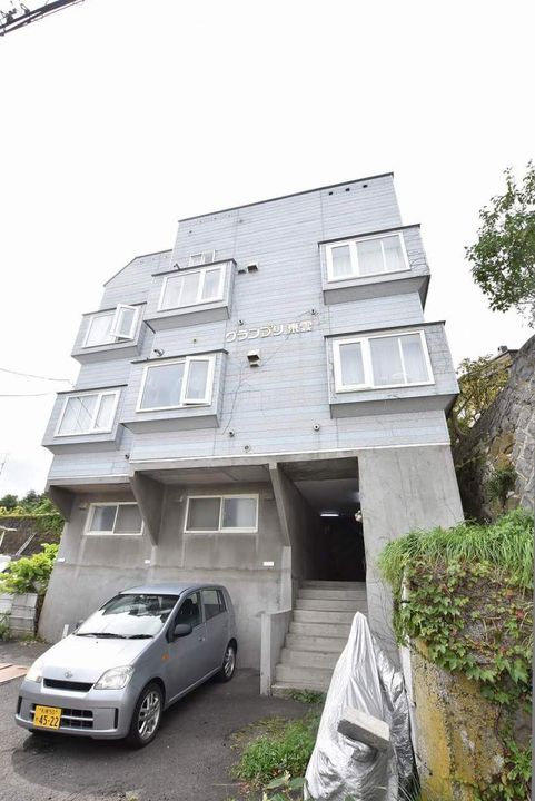 グランプリ東雲の外観