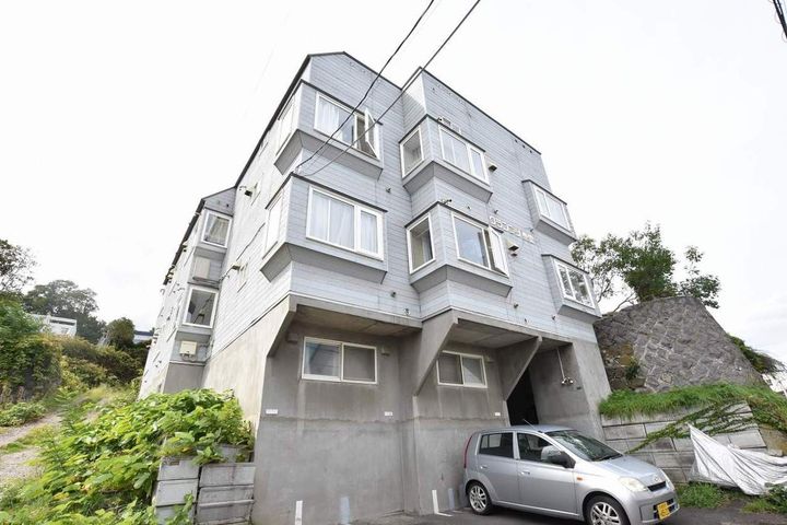 グランプリ東雲の外観