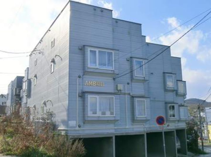 AMS桜E棟201の外観