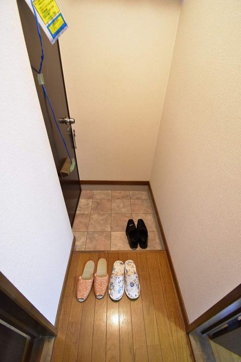 アムールハイツ・フォー201の玄関