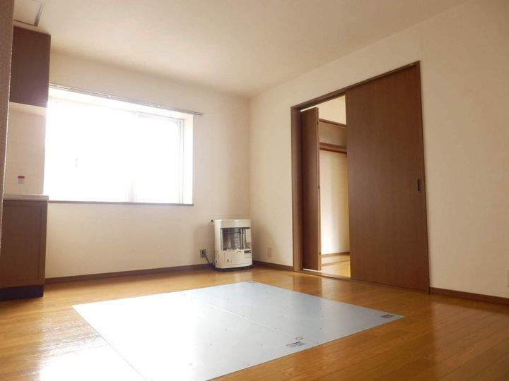 アークコート美園Ⅱ201の居間