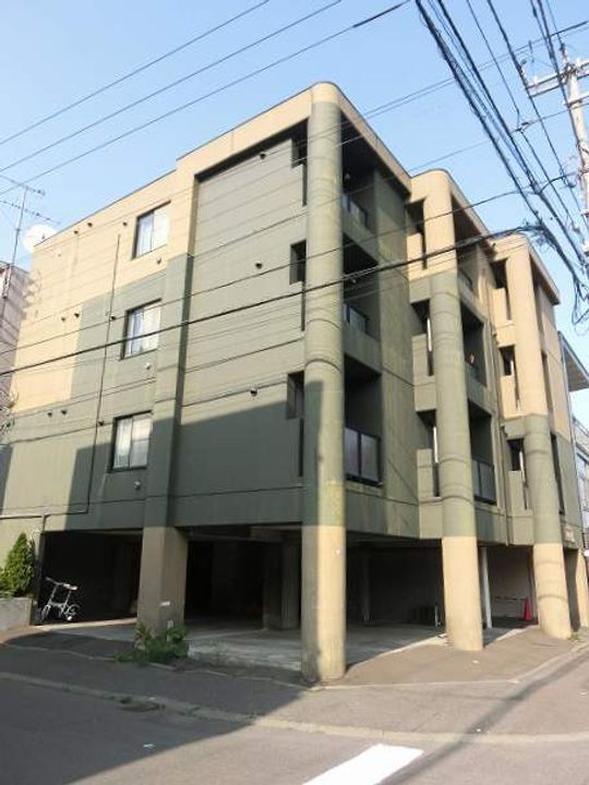 ファーストコート中の島201の外観