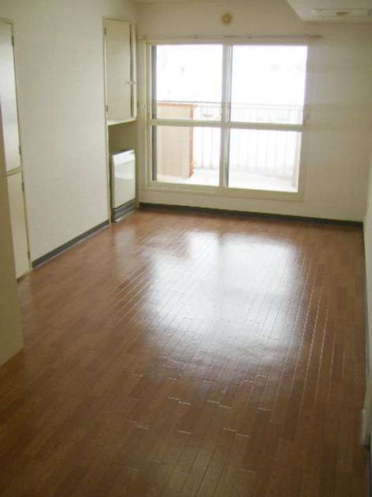 エンドレス三井西岡122の居間