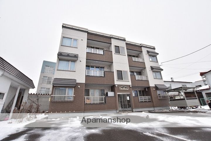 クレール新川の外観