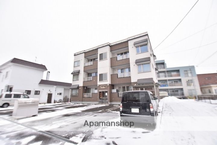 クレール新川の外観