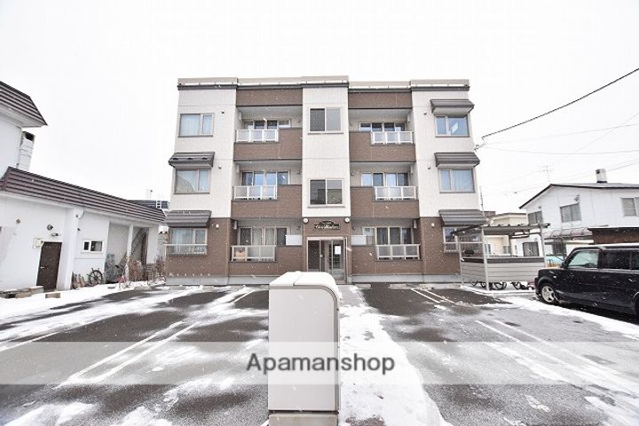 クレール新川の外観