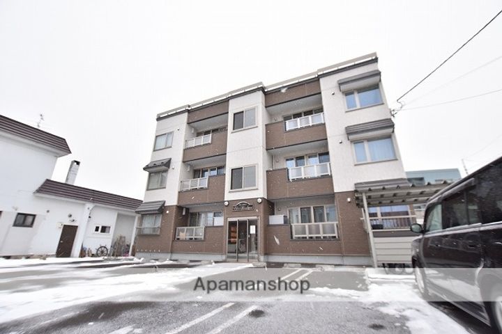 クレール新川の外観