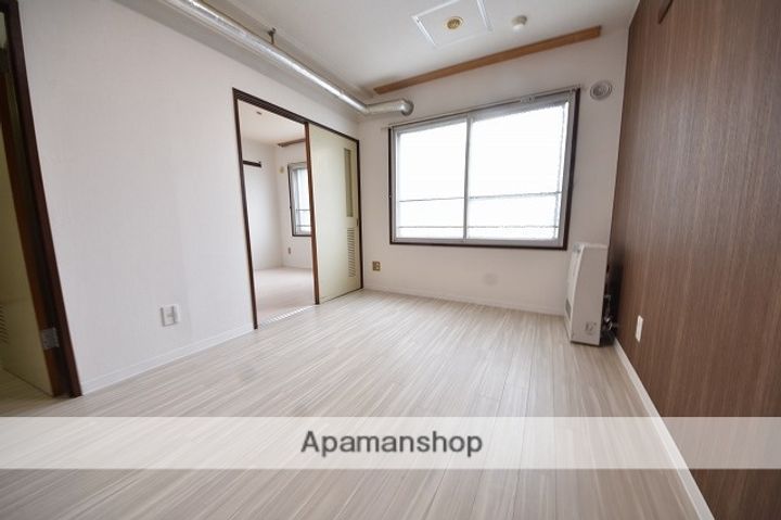 北海道札幌市東区北三十六条東17丁目の賃貸マンションの居間