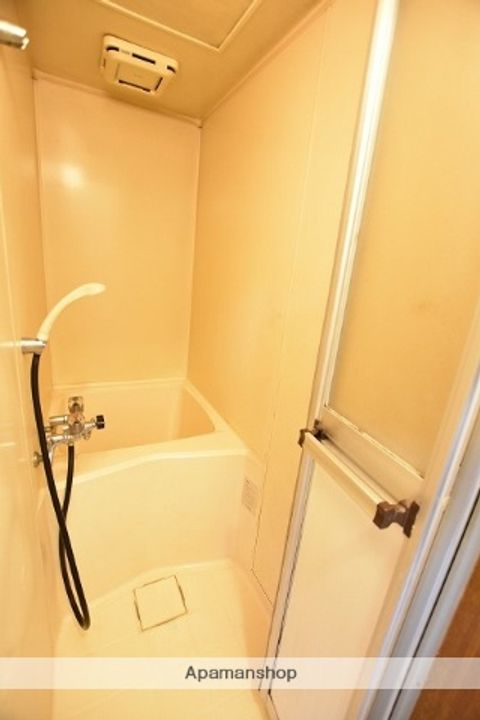 オクトーバー87の風呂