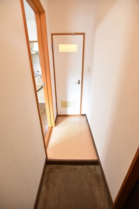 メモリーハイツ102の玄関