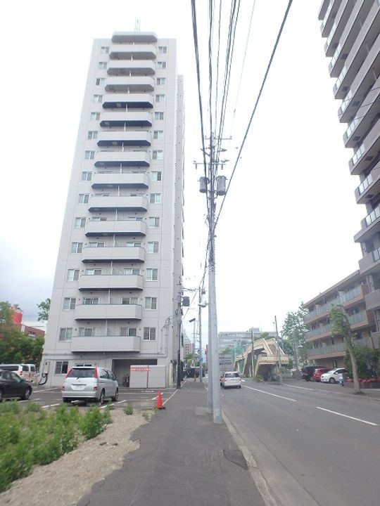 レジデンスタワー札幌806の外観