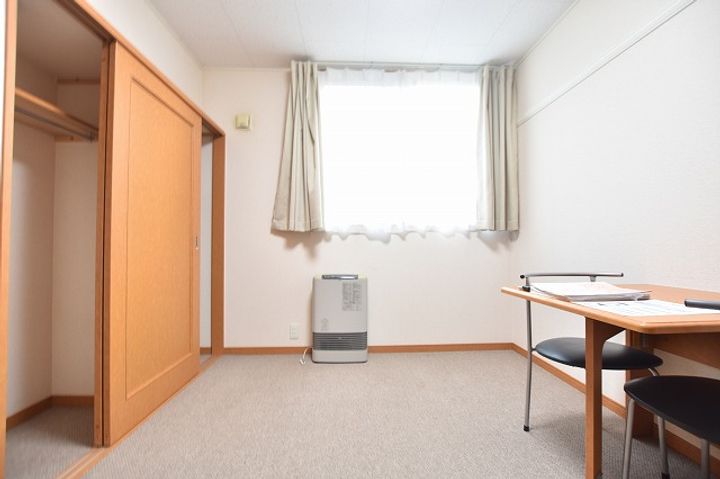 レオパレスロワール新琴似の内装