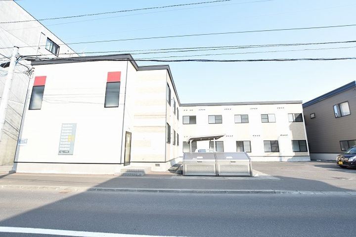 レオパレスロワール新琴似の外観