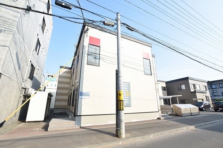 レオパレスロワール新琴似の外観