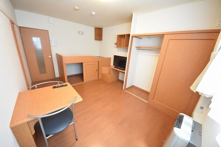 レオパレスオーロラ41の居間