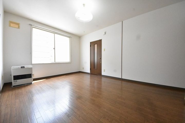 プラドール遠藤の居間