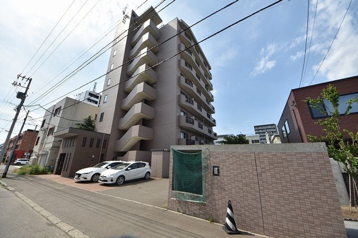クレステージ北32201の外観