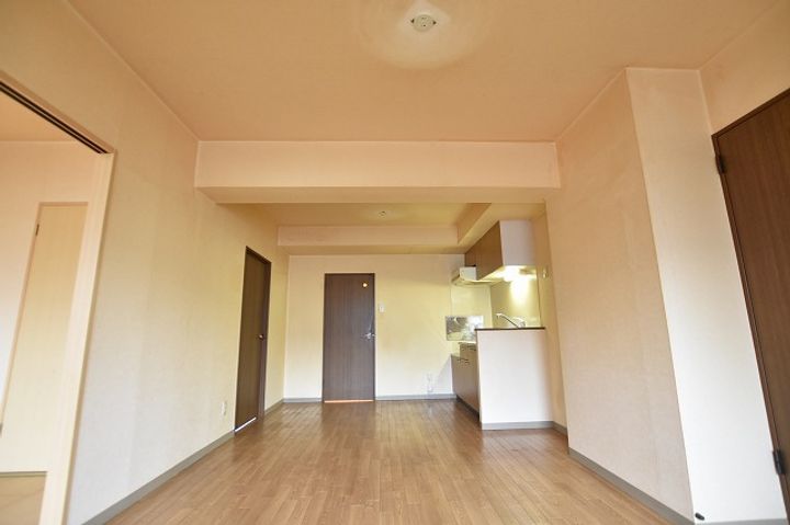 ビゴーレN00102の居間