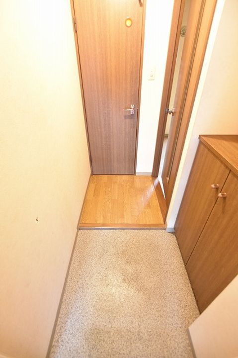 ビゴーレN00102の玄関