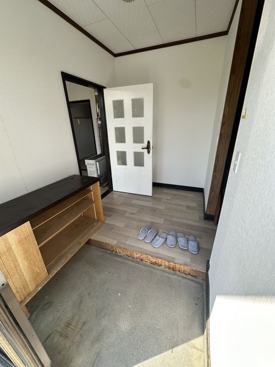 北海道石狩市八幡4丁目(一戸建)の賃貸物件戸建ての玄関