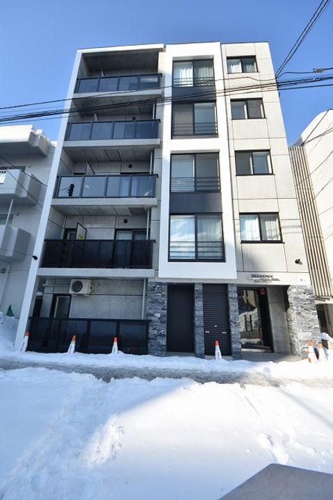 レジデンス北18条の外観