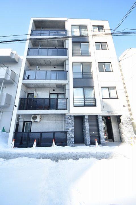 レジデンス北18条の外観