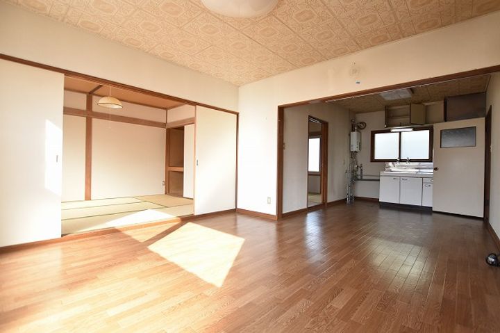 西公園ハイツ1の居間