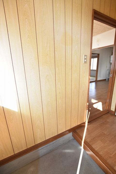 西公園ハイツ1の玄関