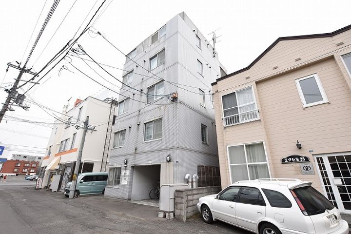 メゾンエクレーレ北35条の外観